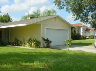 662 SE Seahouse Dr, Port Saint Lucie, FL 34983