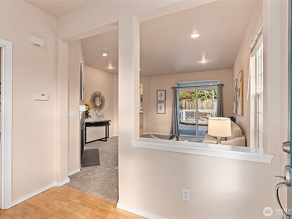 3rd image of 5036 NE 4th PL