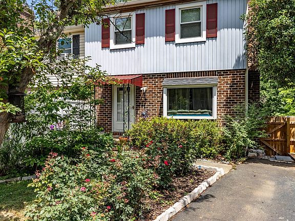 2nd image of 2416 Whitney Ct