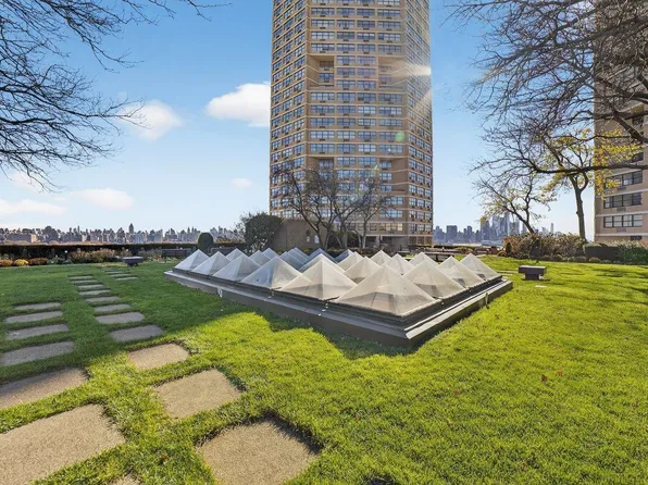 7002 Blvd East image 32 of 35