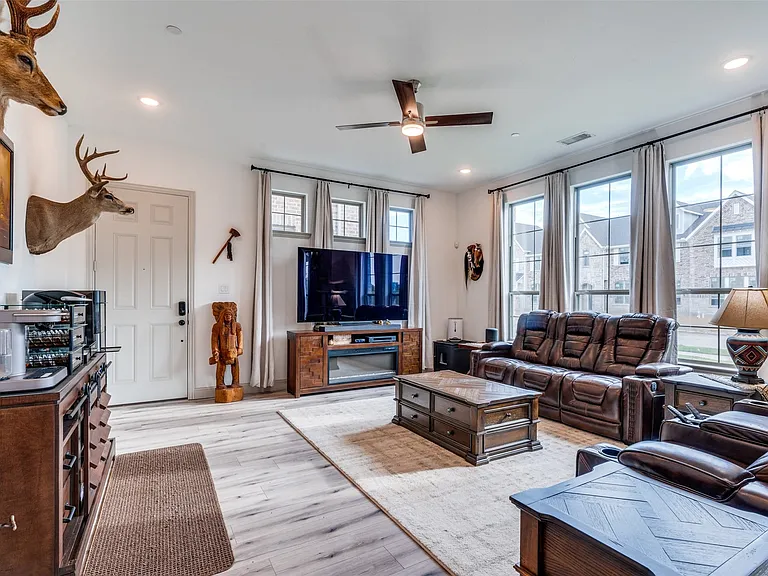 7139 Buchanan Dr — Photo 3