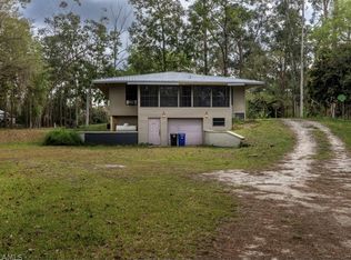 599 Captain Hendry Dr, Labelle, FL 33935