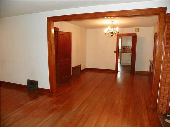 5th image of 10803 Felton St