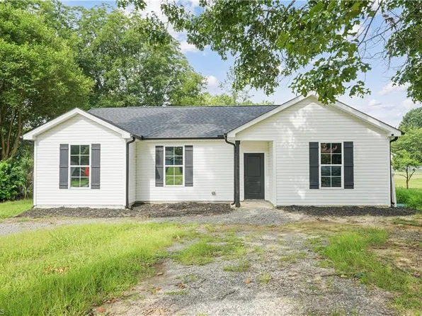 410 S Fayetteville St, Liberty, NC 27298