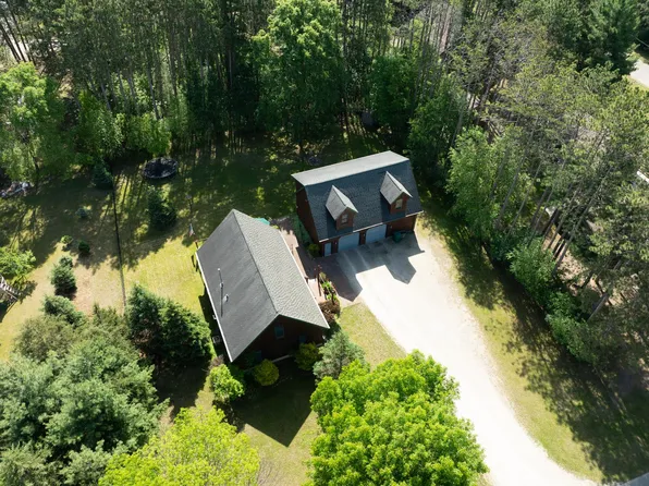 N2208 Cleghorn Rd, Waupaca, WI 54981