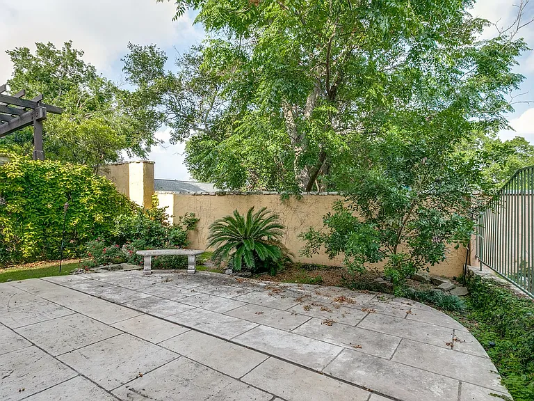 7897 Broadway #702 — Photo 22