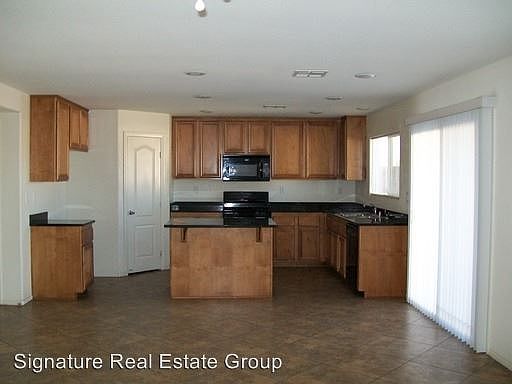 5th image of 220 Grandfalls Bluff Ave