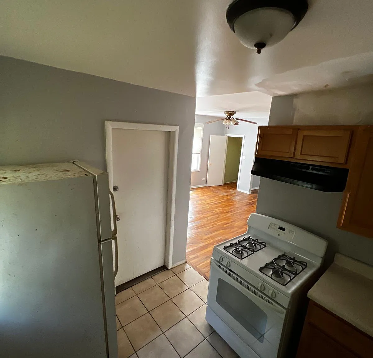 Affordable 2BR/1BA Apartment — Photo 2