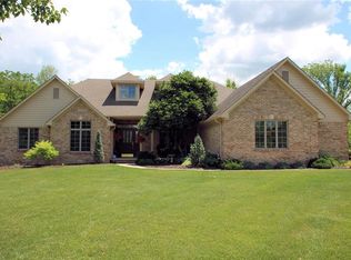 7955 S Deer Lake Dr, Nineveh, IN 46164