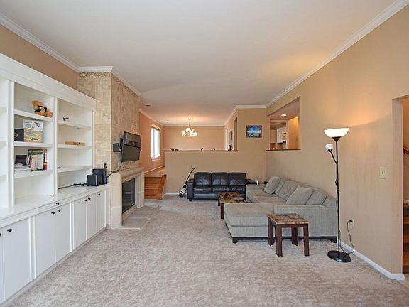 4th image of 2342 Dana Ave