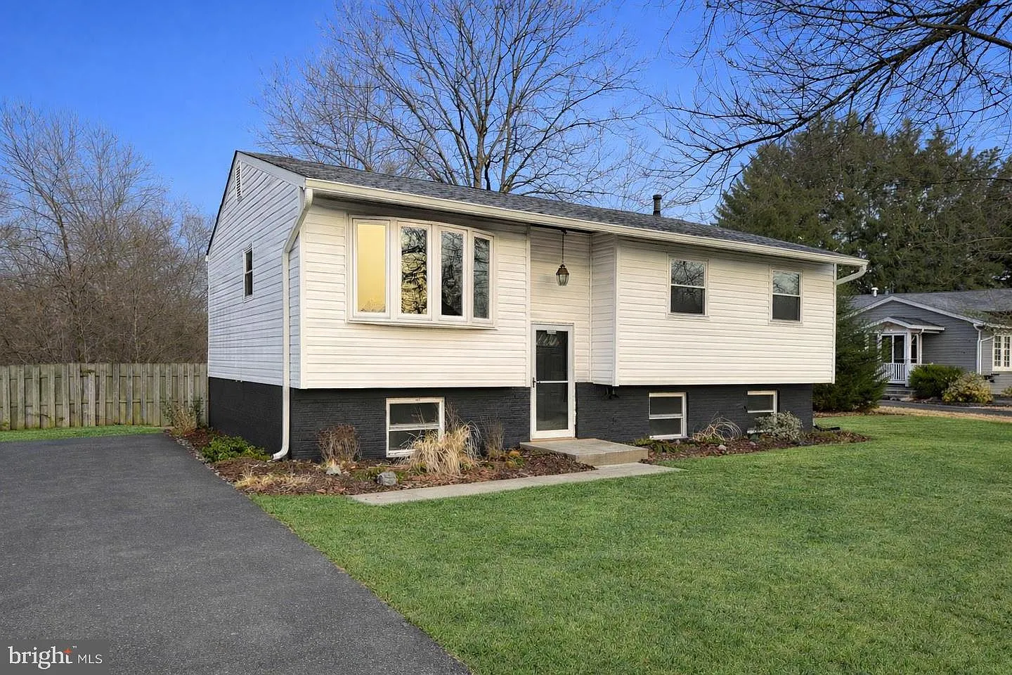 3010 Marlin Dr photo 1