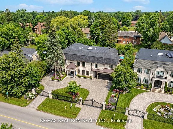 2nd image of 27 Laureleaf Rd
