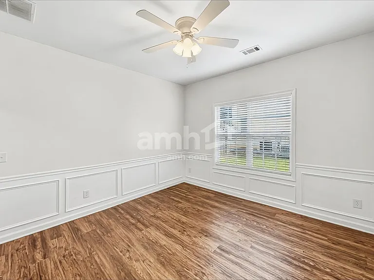 131 Village Dr — Photo 6