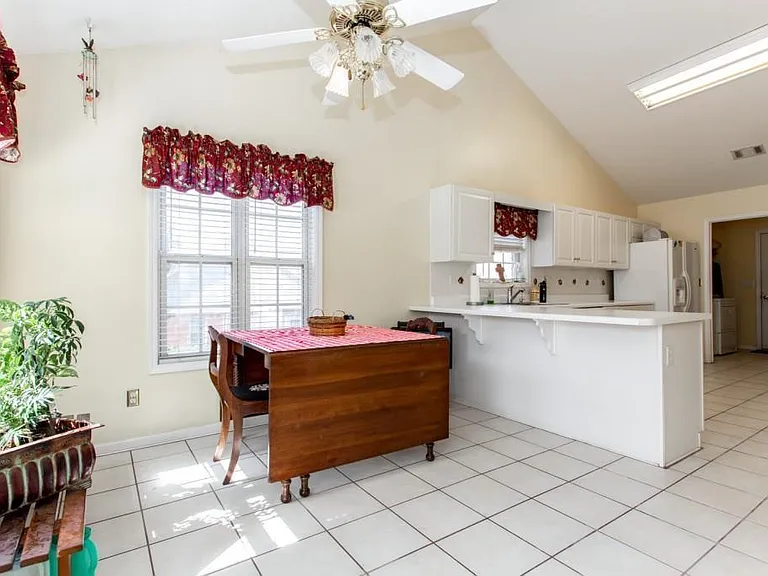 6229 Huckleberry Rdg — Photo 5