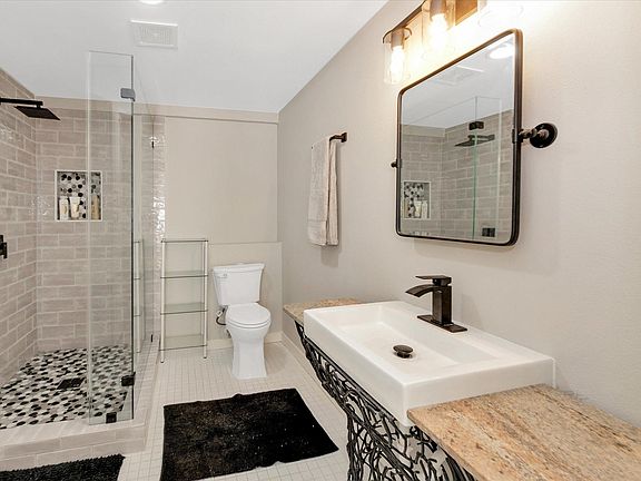 3rd image of 3001 Avenue O