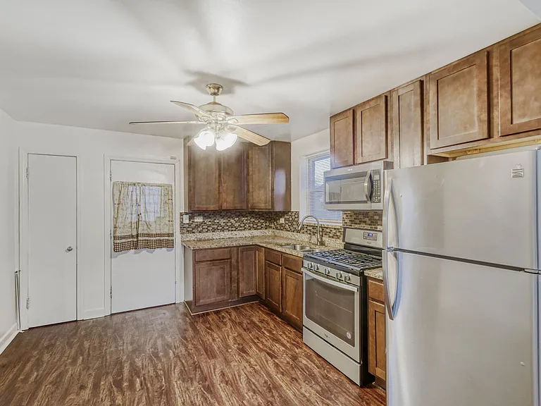 3317 Jackson St #1 — Photo 7