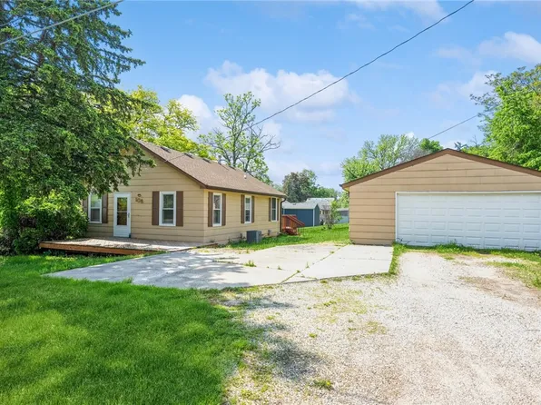 108 Philip St, Des Moines, IA 50315
