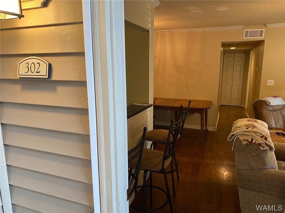 1st image of 120 15th St E APT 302