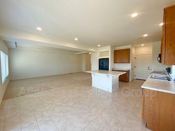 3rd image of 18188 E 52nd Ave