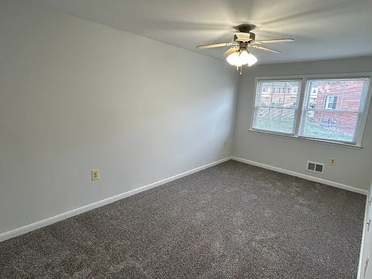 Longview — Photo 173
