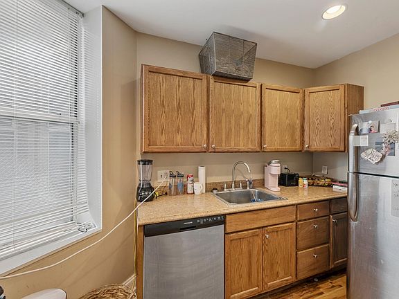 4th image of 912 Lafayette Ave Floor 1