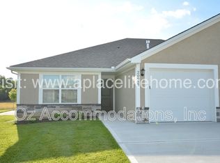 20927 E 8th St S, Independence, MO 64056