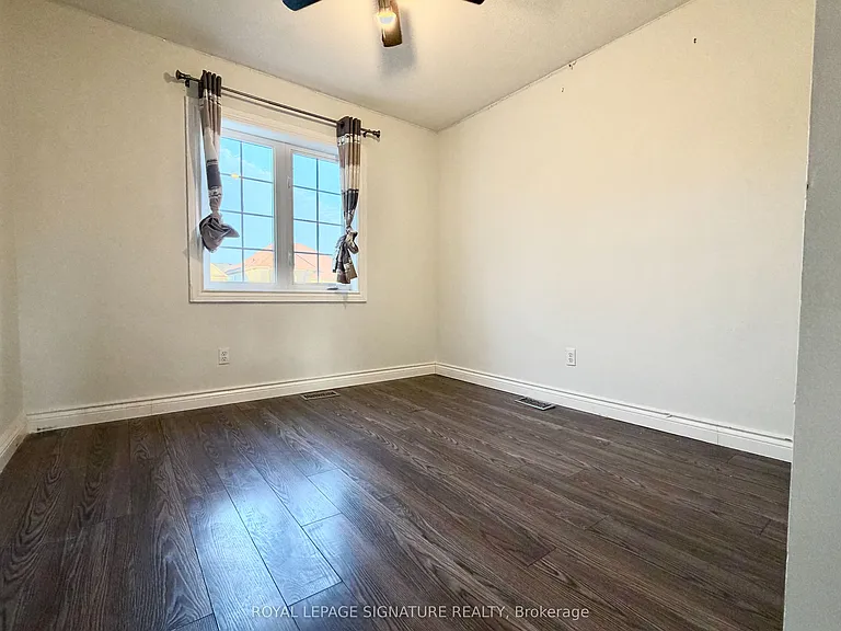 584 Shaftsbury St — Photo 12