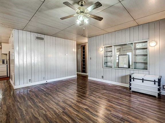 3rd image of 2119 W Sherwood Ave
