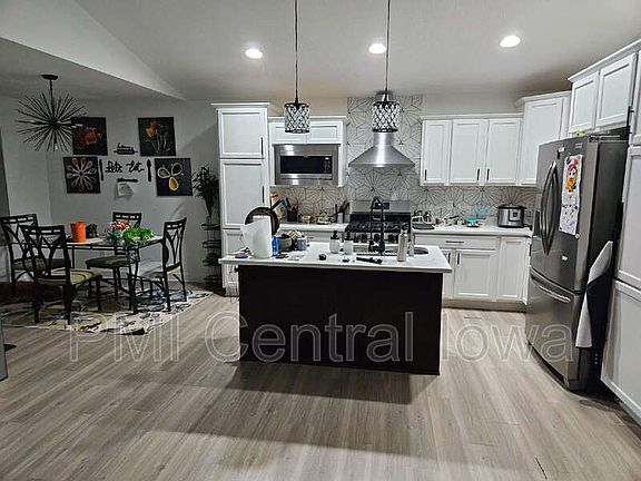 3rd image of 8938 Primo Ln