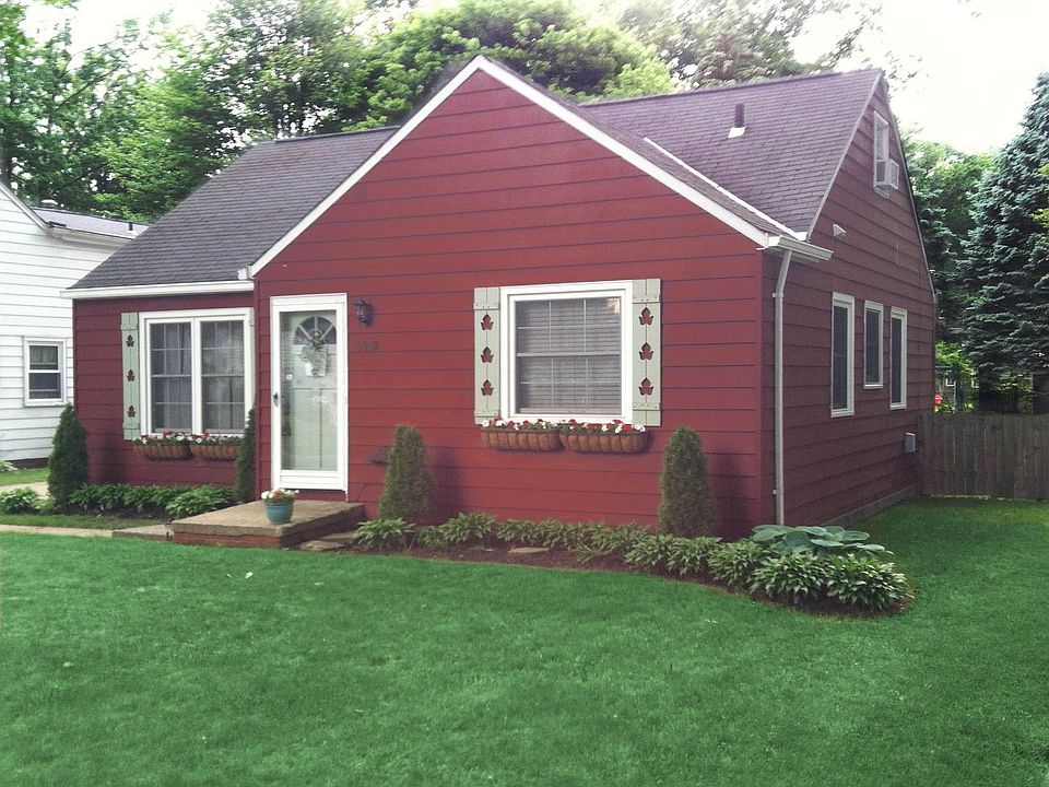 1st image of 3910 W 226th St