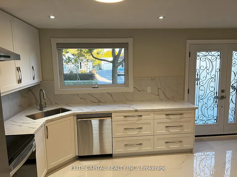 67 Hutcherson Sq — Photo 18