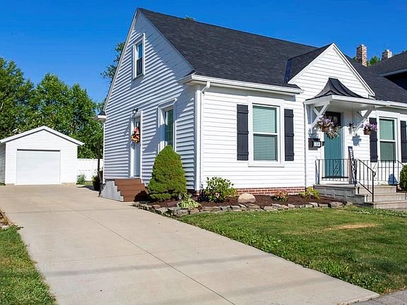 2nd image of 324 Daisy Ave