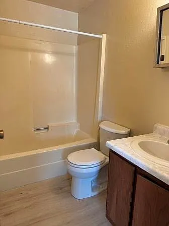 1510 W Koch Street — Photo 7
