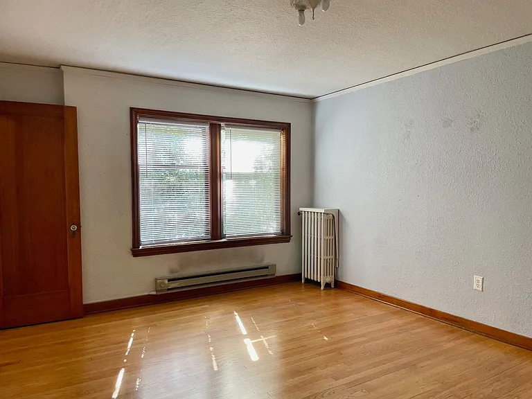 4235 Brooklyn Ave NE #202 — Photo 5