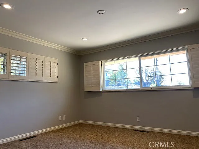 1693 N Euclid Ave — Photo 37