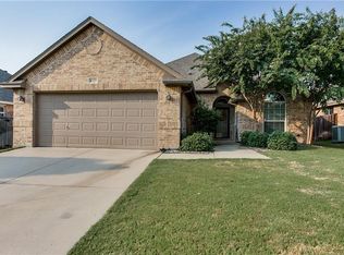 8325 Teja Trl, Benbrook, TX 76126