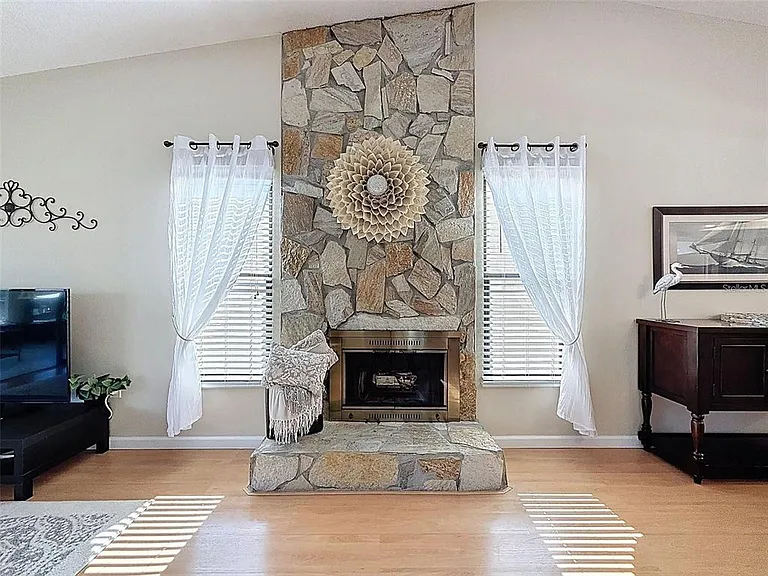 9981 Eagles Point Cir #4 — Photo 11