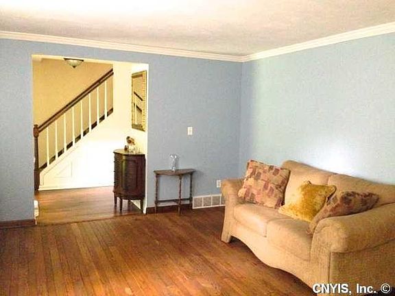4th image of 143 Fireside Ln
