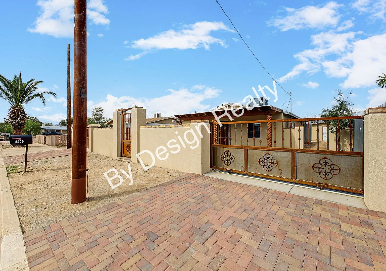 Custom Remodeled 3BR/2BA Midtown Home with Gated Access — Photo 2