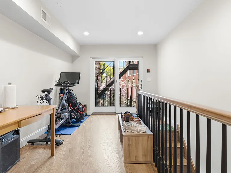 159 Salem St — Photo 6