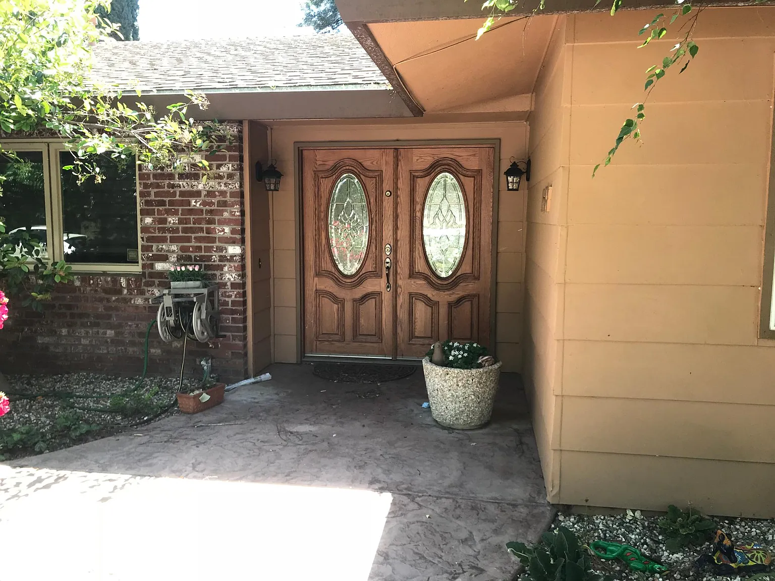 3 bed, 2.5 bath, 2500 sqft, $4,500 — Photo 2