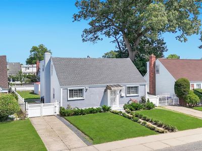 178 Warwick Road, Elmont, NY, 11003