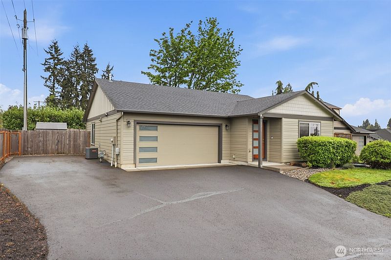 2nd image of 2215 NE 88Th Street