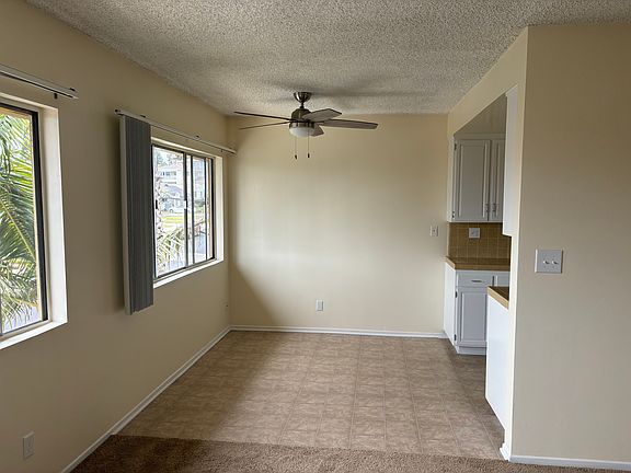 4th image of 530 W 37th St #12