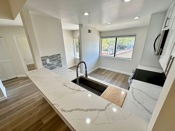 2nd image of 944 Lupine Hills Dr Unit 116