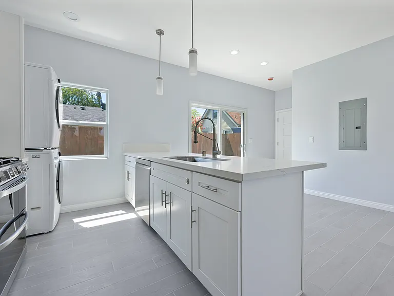 4839 Mansfield St — Photo 25