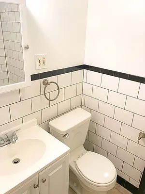 Rented by Rapid Realty Cobble Hill | media 10