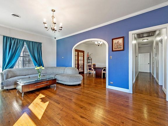 2nd image of 1801 W Morton St
