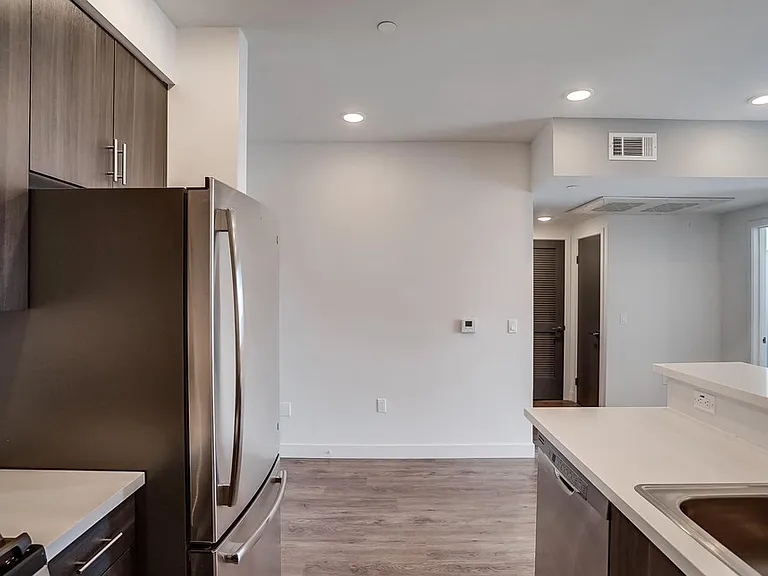 6015 Woodman Ave #201 — Photo 6