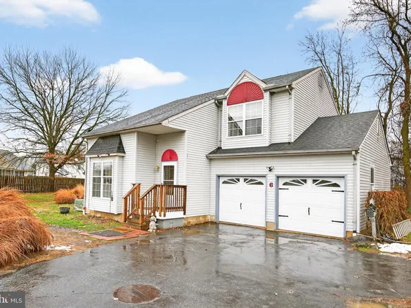 6 Harmony Ct, Newark, DE 19711